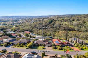 17 Gleneagles Road, ABERFOYLE PARK, SA 5159 Australia