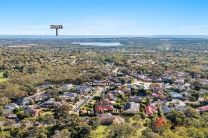 17 Gleneagles Road, ABERFOYLE PARK, SA 5159 Australia