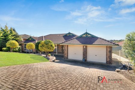 17 Gleneagles Road, ABERFOYLE PARK  SA  5159