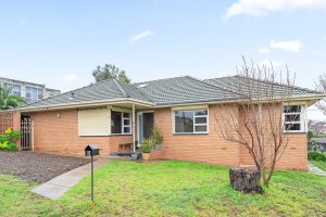 8 Audrey Crescent, VALLEY VIEW, SA 5093 Australia