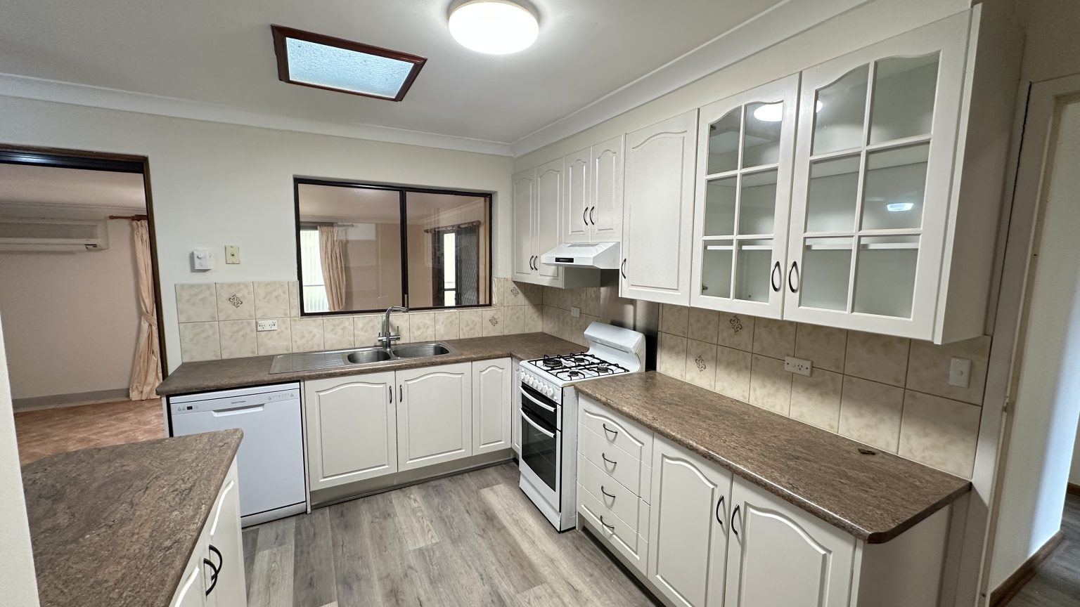 8 Findlay Avenue, SALISBURY EAST, SA 5109 Australia