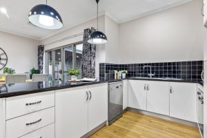 4 Haven Road, MANSFIELD PARK, SA 5012 Australia