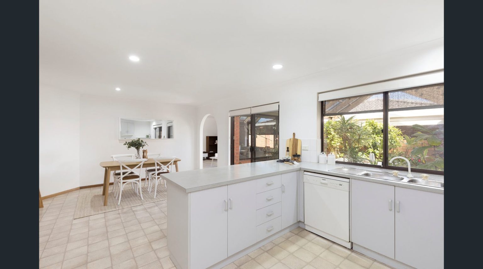 74 Maple Avenue, ROSTREVOR, SA 5073 Australia
