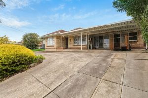 54 Flinders Drive, VALLEY VIEW, SA 5093 Australia
