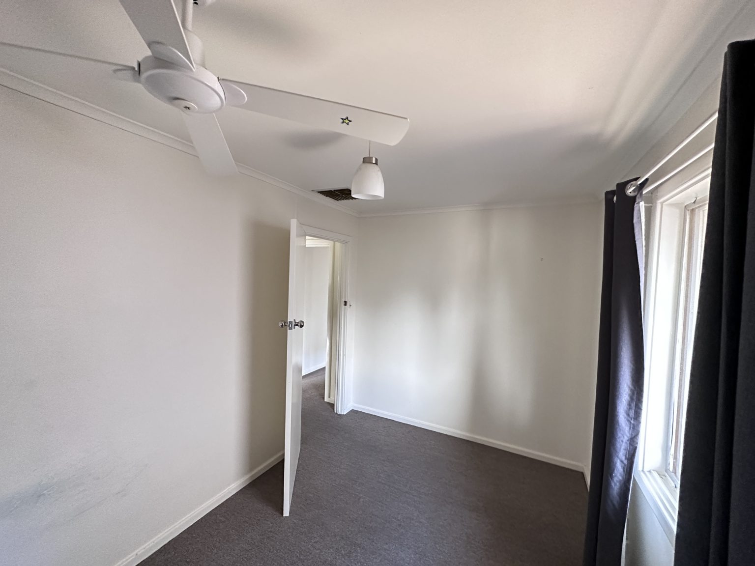 33 Derrilin Road, INGLE FARM, SA 5098 Australia