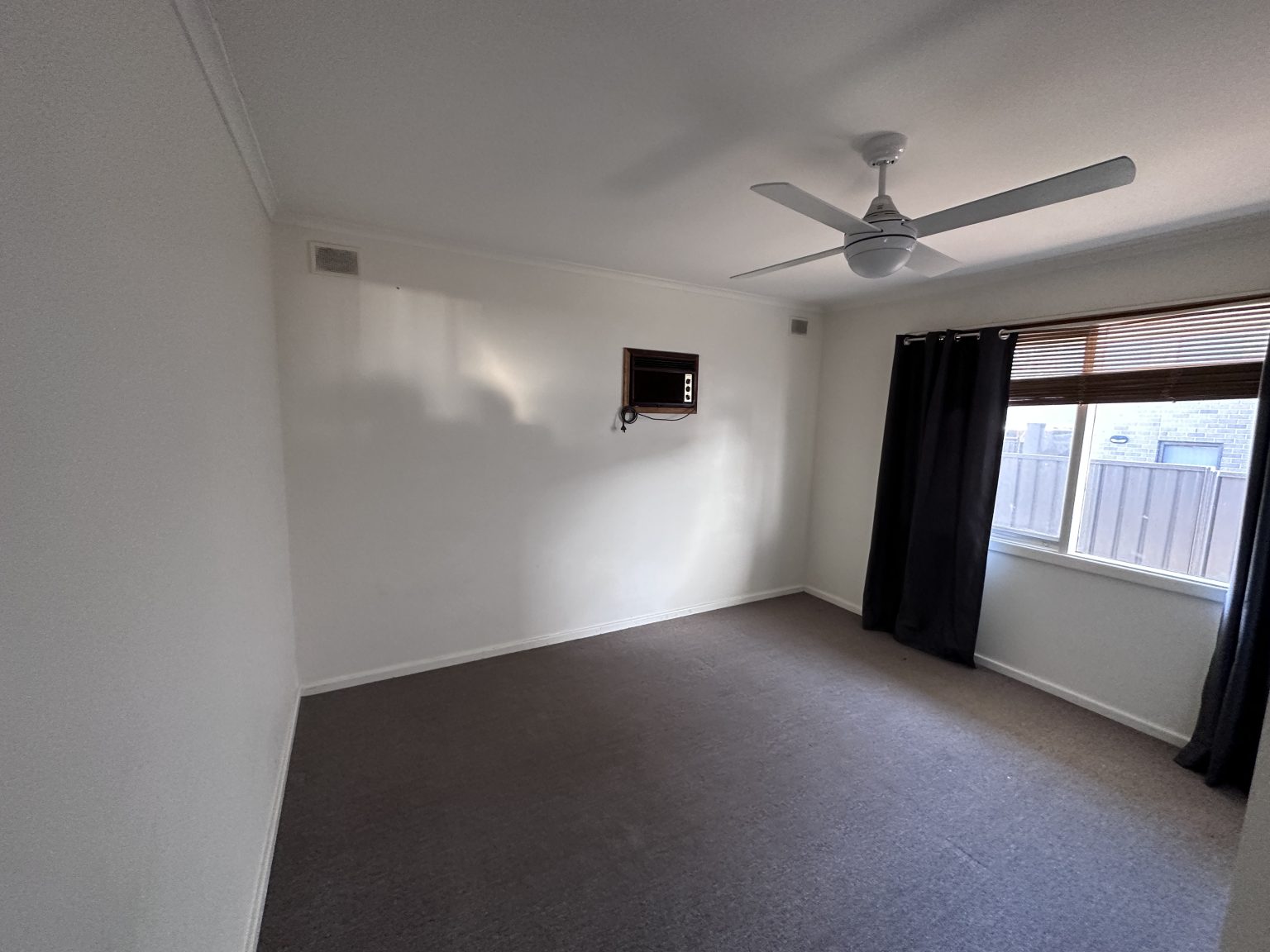 33 Derrilin Road, INGLE FARM, SA 5098 Australia