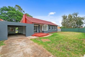 39 Hanson Road, ELIZABETH DOWNS, SA 5113 Australia