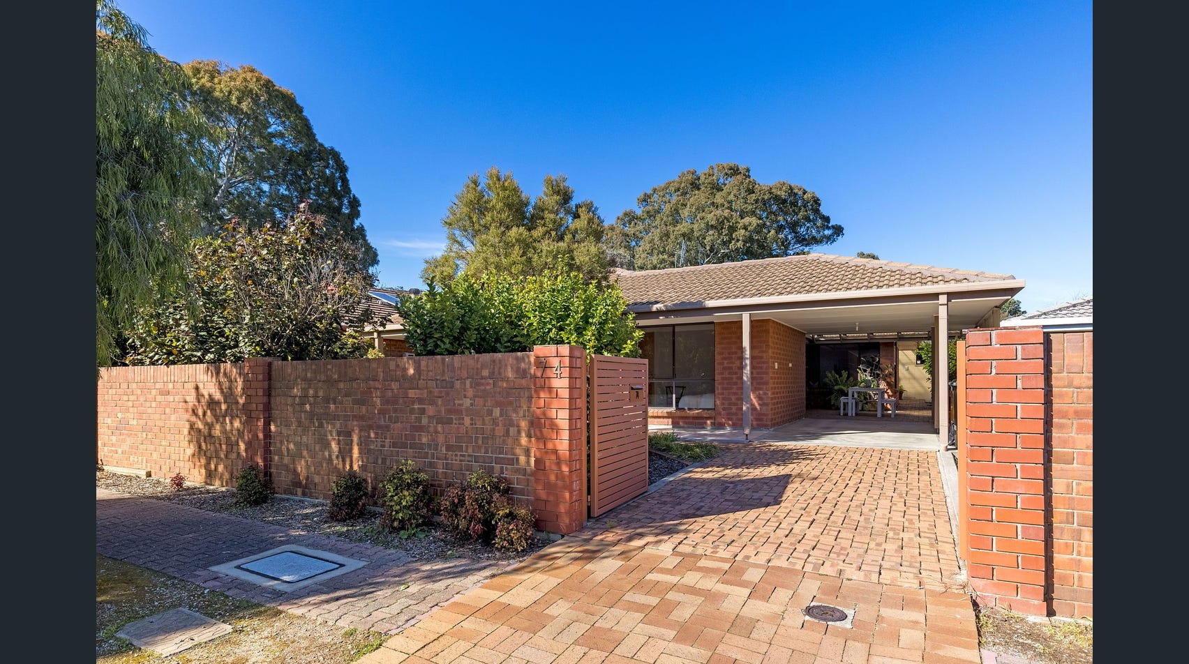 74 Maple Avenue, ROSTREVOR  SA  5073