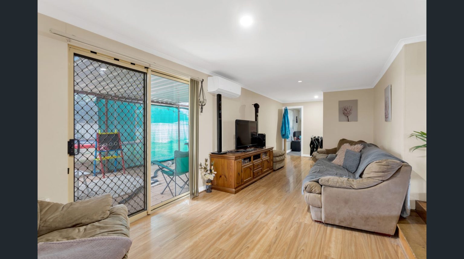 53 Hamblynn Road, ELIZABETH DOWNS, SA 5113 Australia
