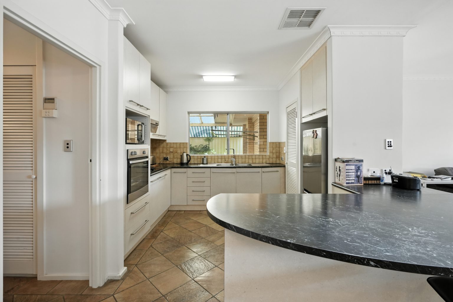 37 Swan Avenue, KLEMZIG, SA 5087 Australia