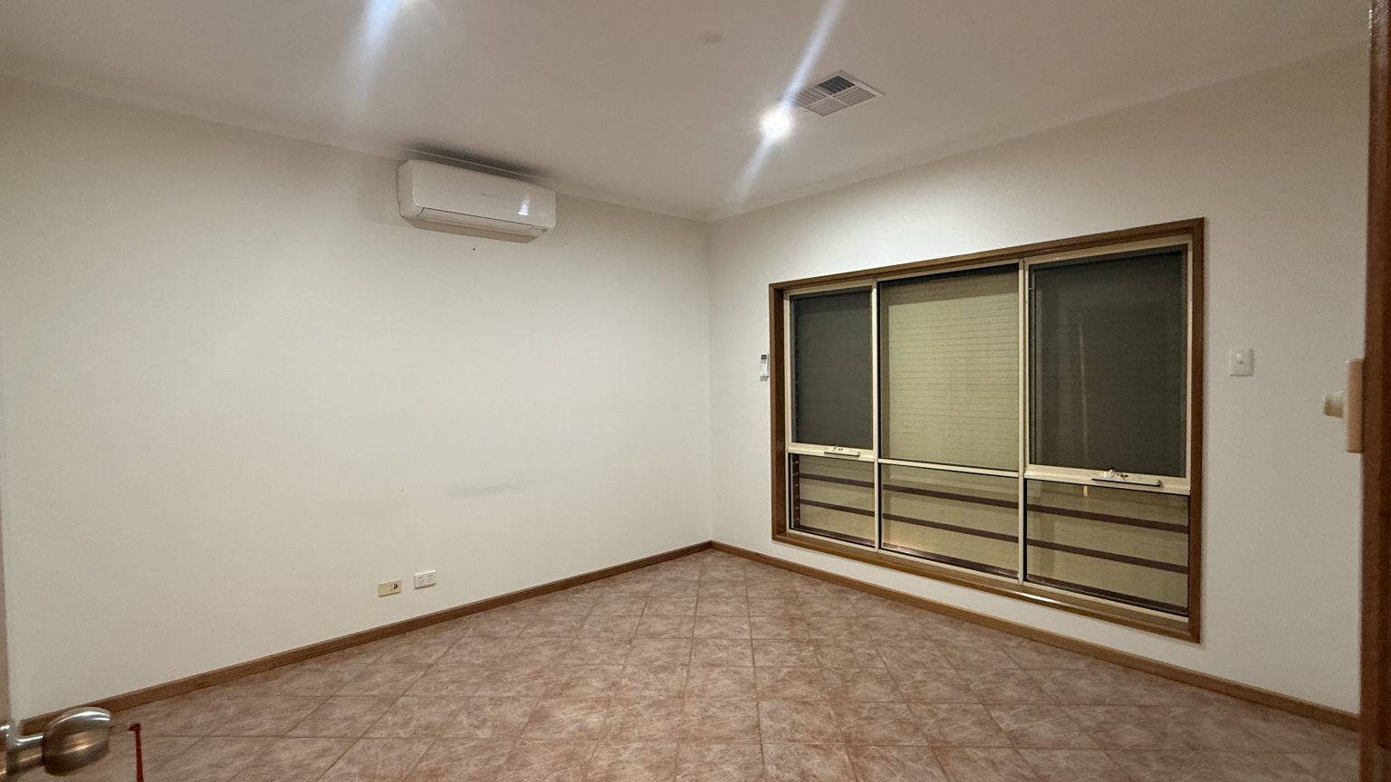 15 Rugby Avenue, CROYDON PARK, SA 5008 Australia