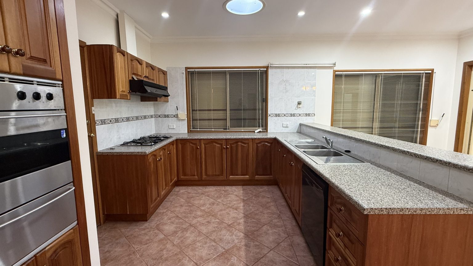 15 Rugby Avenue, CROYDON PARK, SA 5008 Australia