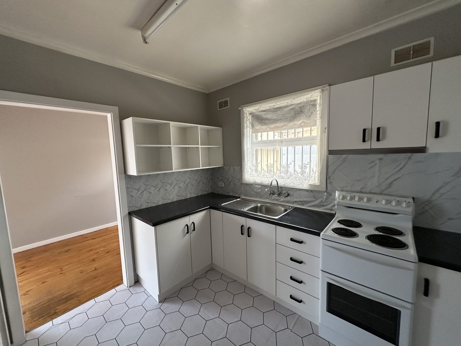 6 Buckley Street, DAVOREN PARK, SA 5113 Australia
