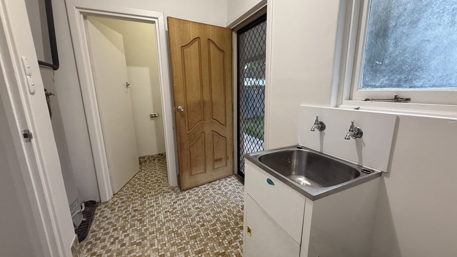 221 Main North Road, ELIZABETH GROVE, SA 5112 Australia