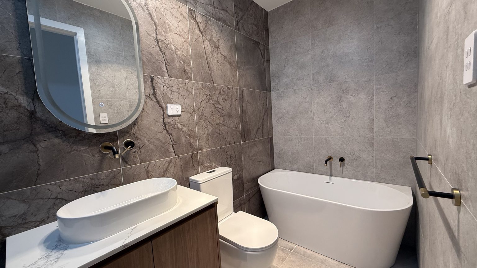 118 Walkleys Road, VALLEY VIEW, SA 5093 Australia
