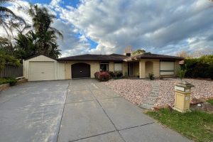 33 Cockatoo Street, MODBURY HEIGHTS, SA 5092 Australia