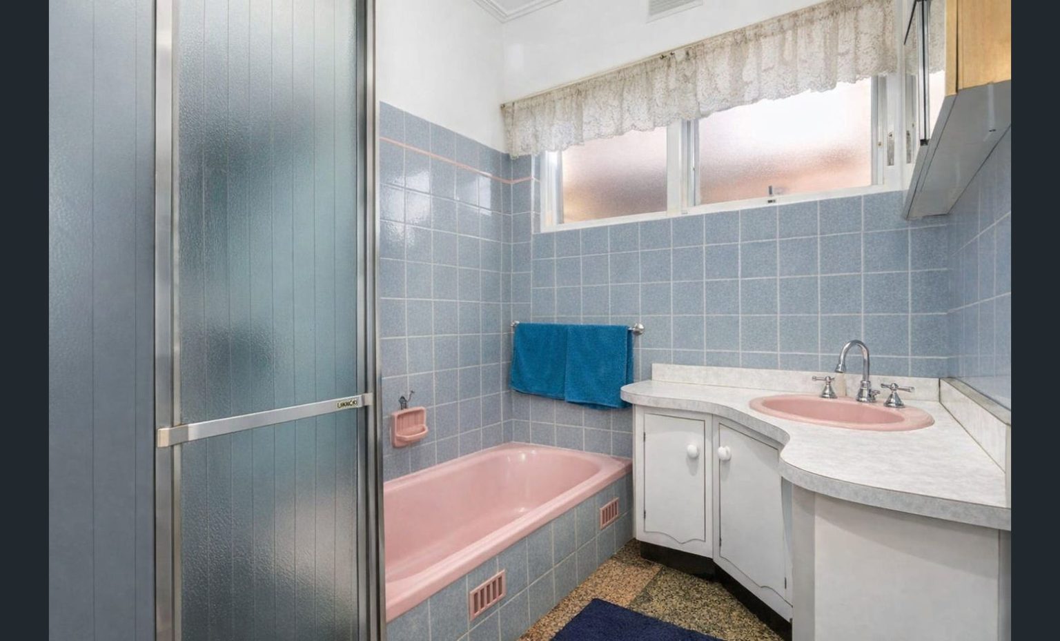 9 Pauls Drive, VALLEY VIEW, SA 5093 Australia