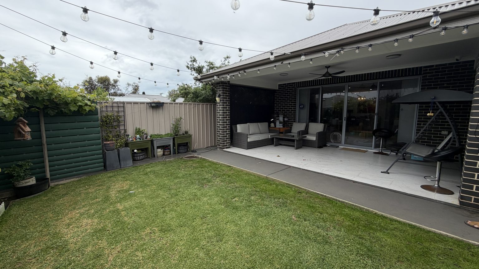 1A Chaucer Street, CLEARVIEW, SA 5085 Australia